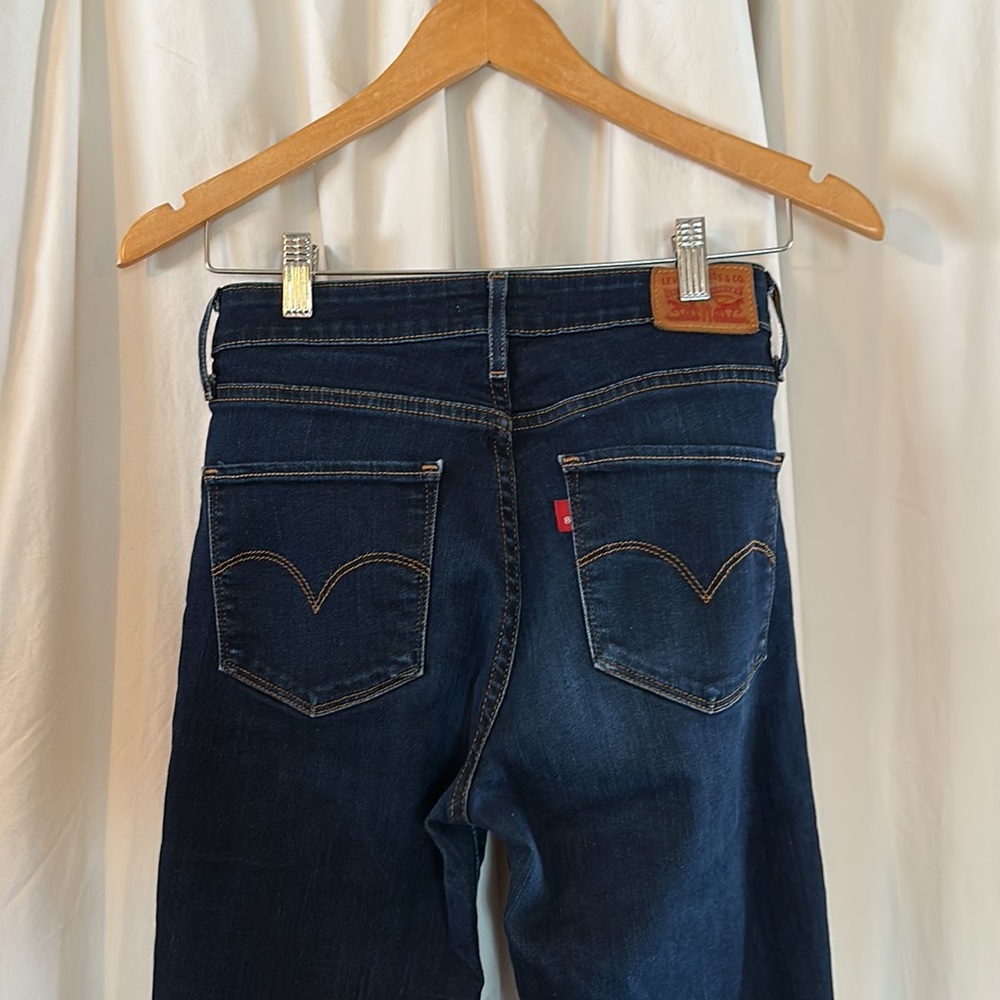 EUC Levi’s 721 high rise skinny jeans size 27